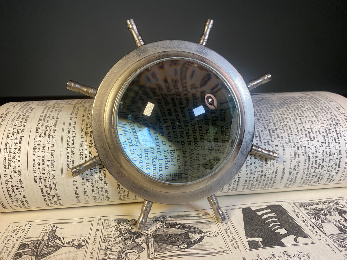 Ship's Wheel Magnifying Glass — product photograph 1