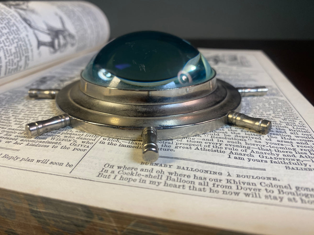 Ship's Wheel Magnifying Glass — product photograph 2