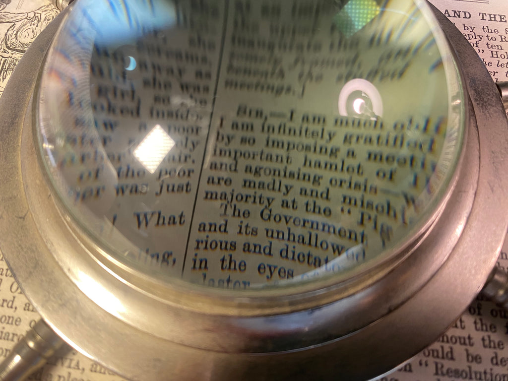Ship's Wheel Magnifying Glass — product photograph 4