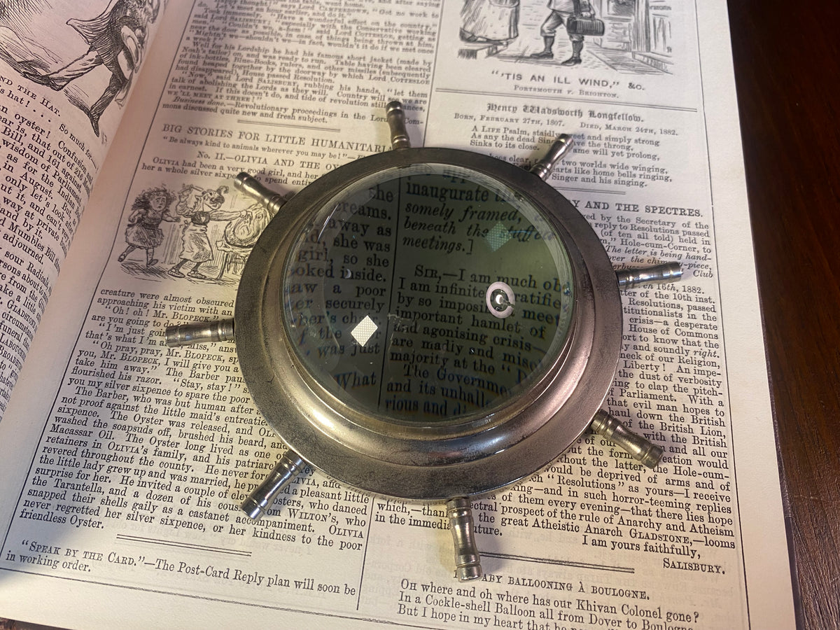 Ship's Wheel Magnifying Glass — product photograph 3